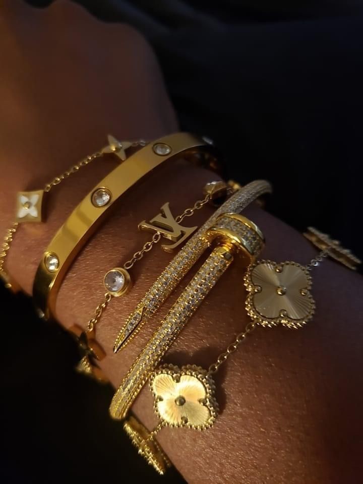 ACCESORIES