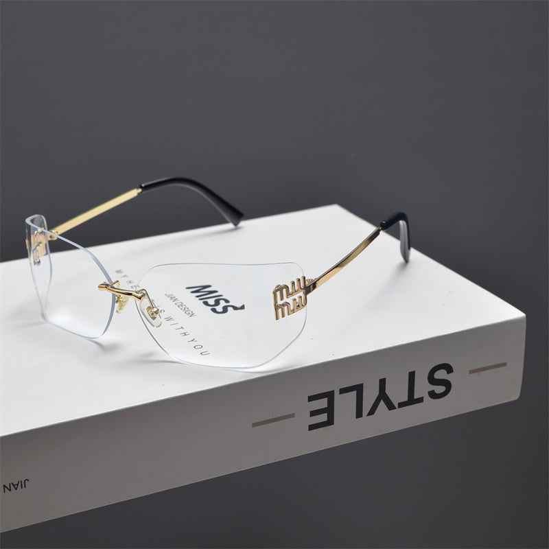 Gafas de sol tipo escudo sin montura en tono dorado