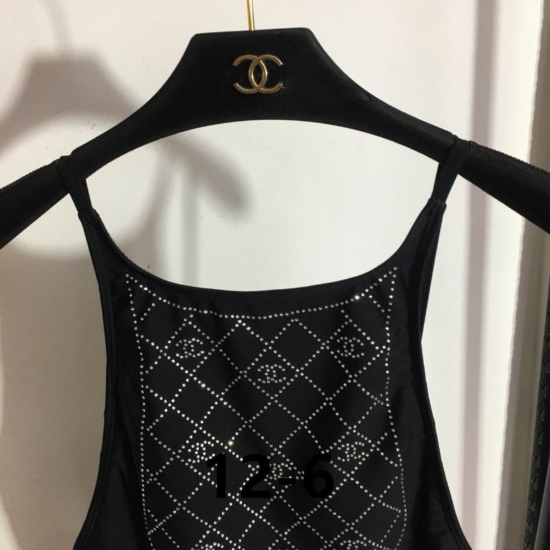 Traje de baño con monograma