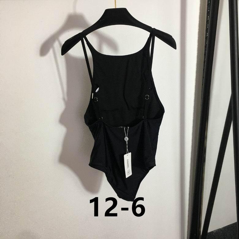 Traje de baño con monograma
