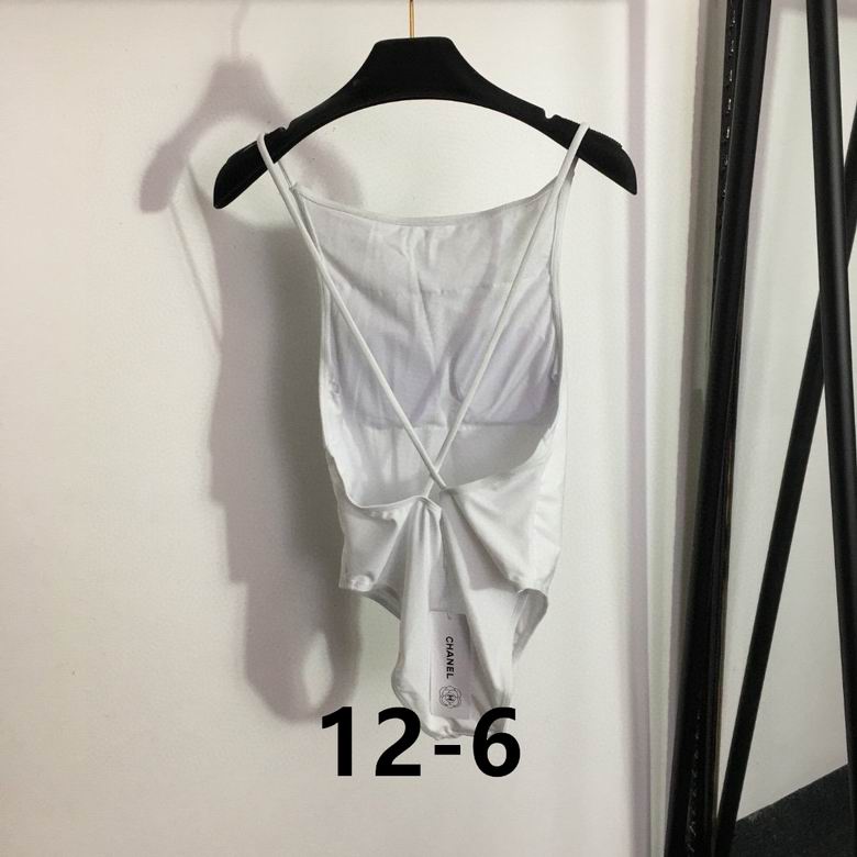 Traje de baño con monograma