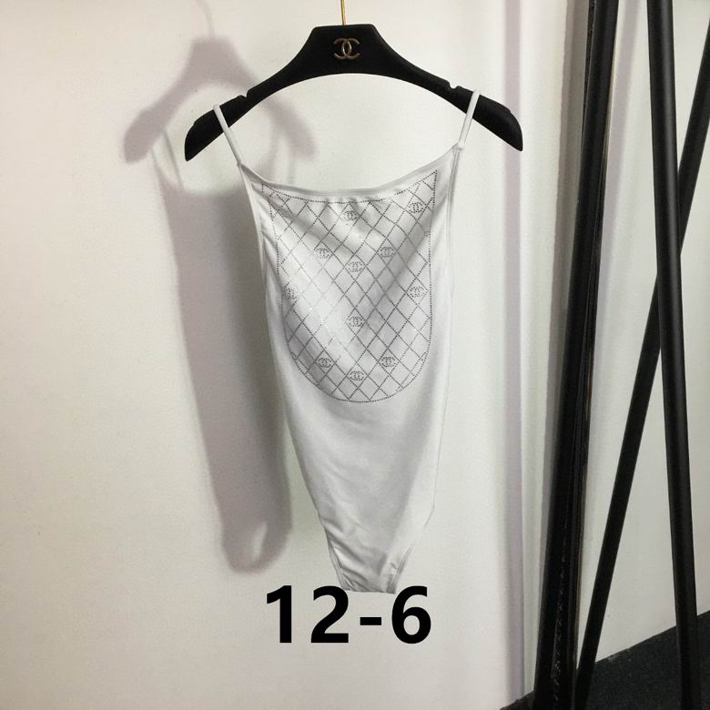 Traje de baño con monograma