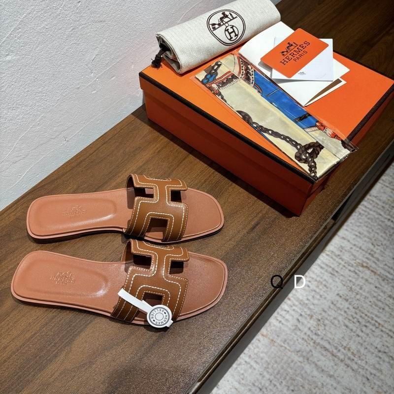 Sandalias planas de cuero