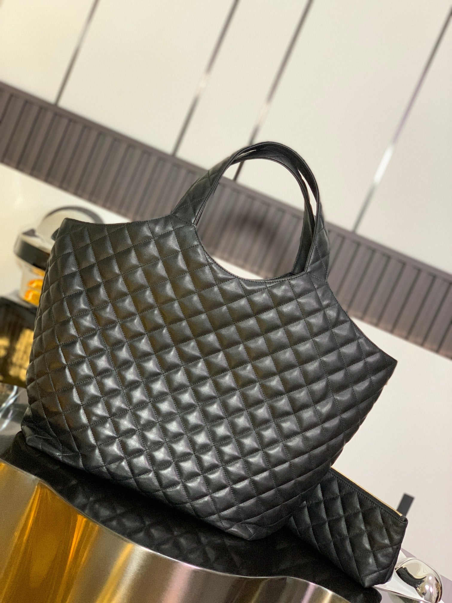 Bolso tote de cuero negro