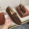 Mocasines clásicos de gamuza marrón