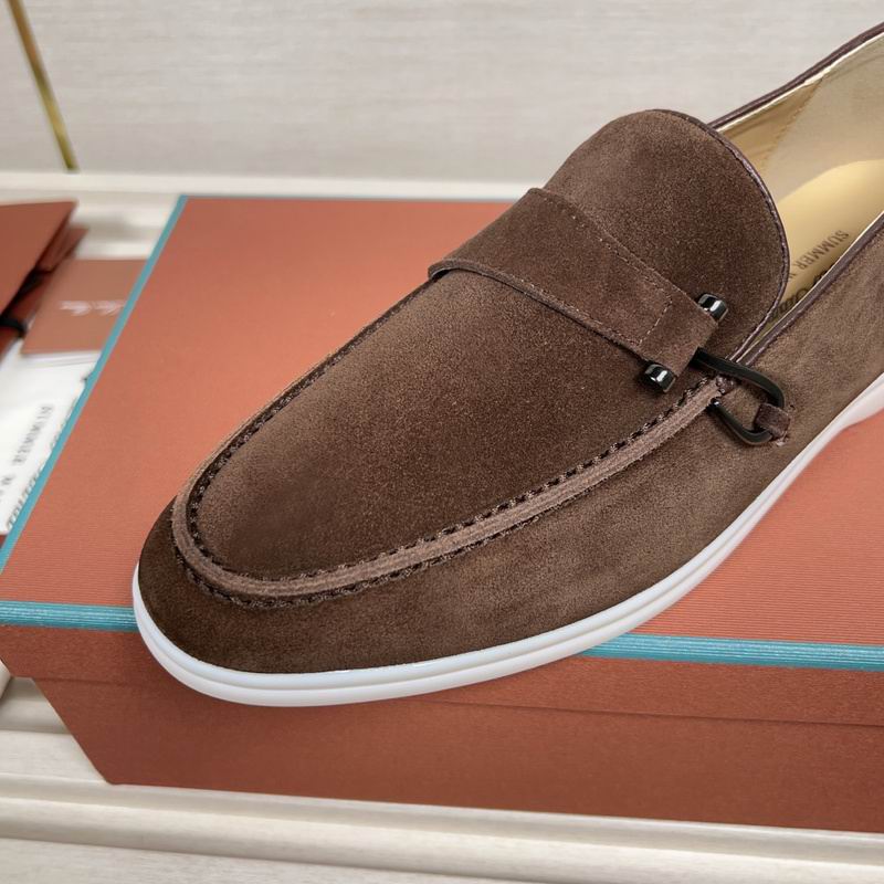 Mocasines clásicos de gamuza marrón