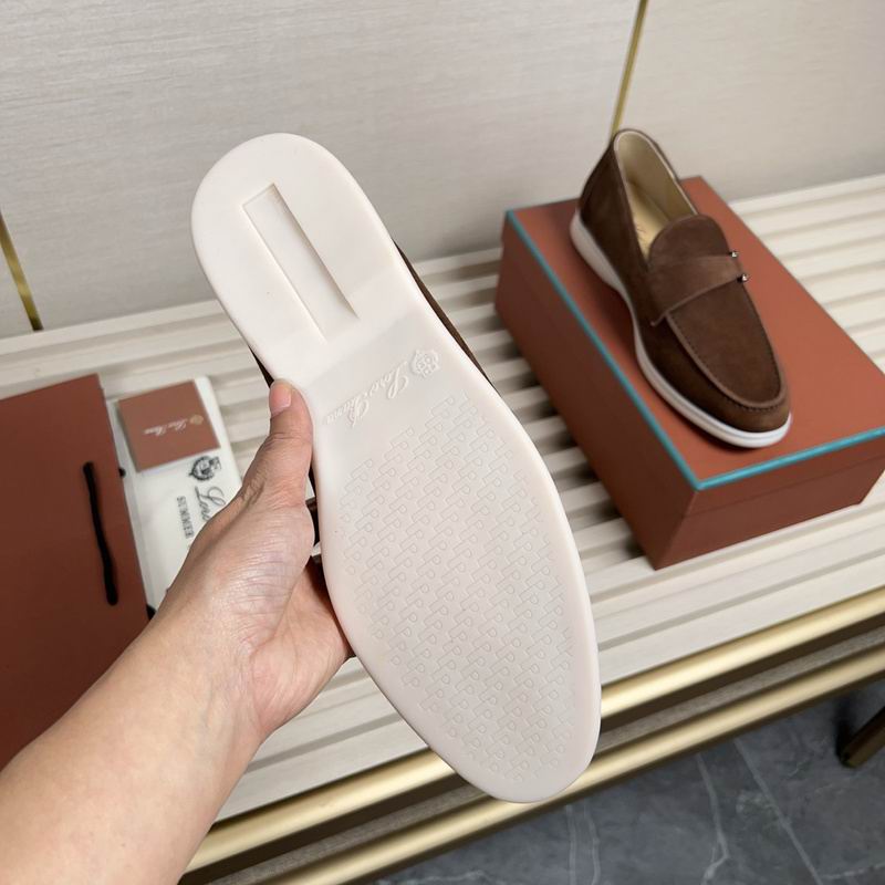 Mocasines clásicos de gamuza marrón