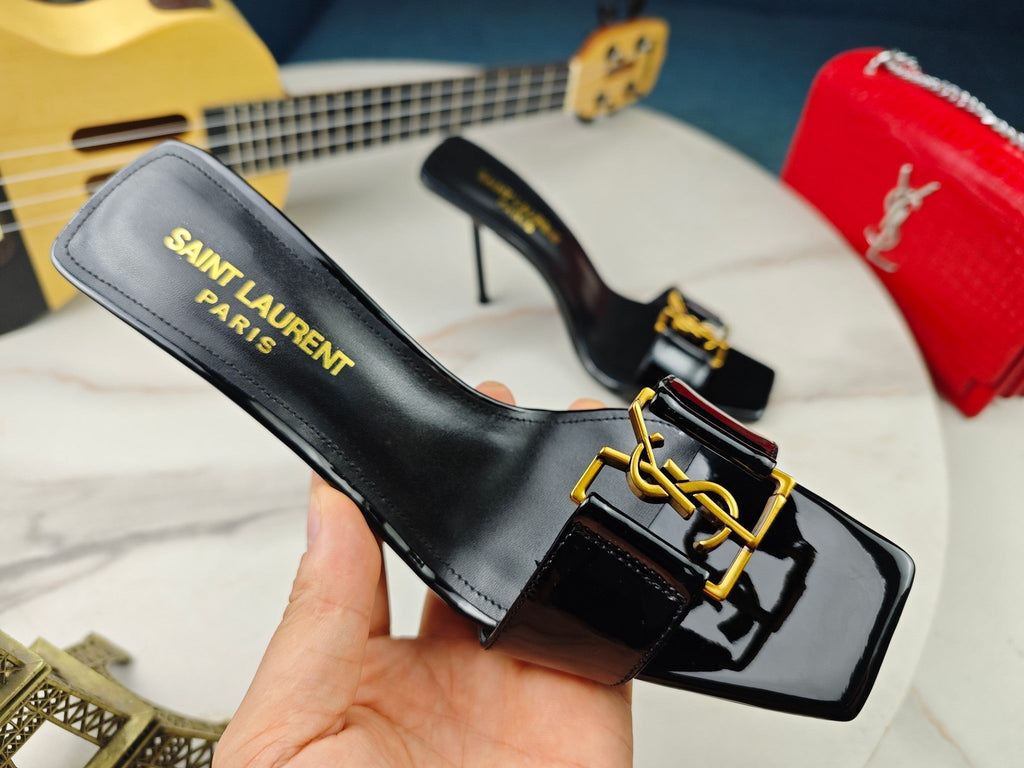 Tacones de cuero
