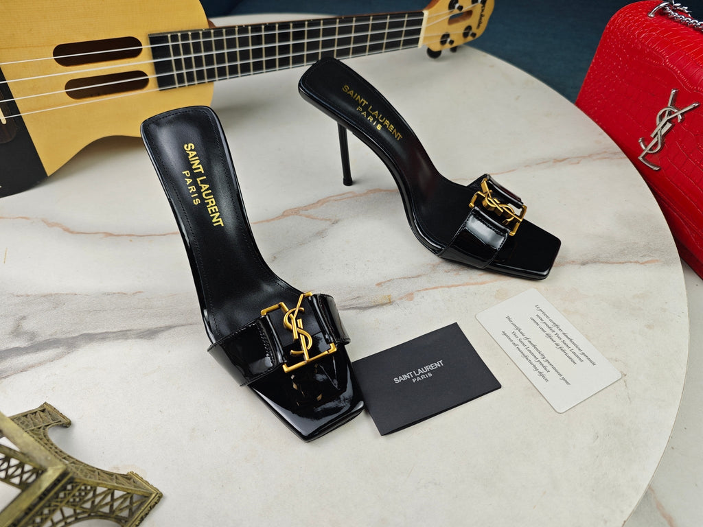 Tacones de cuero