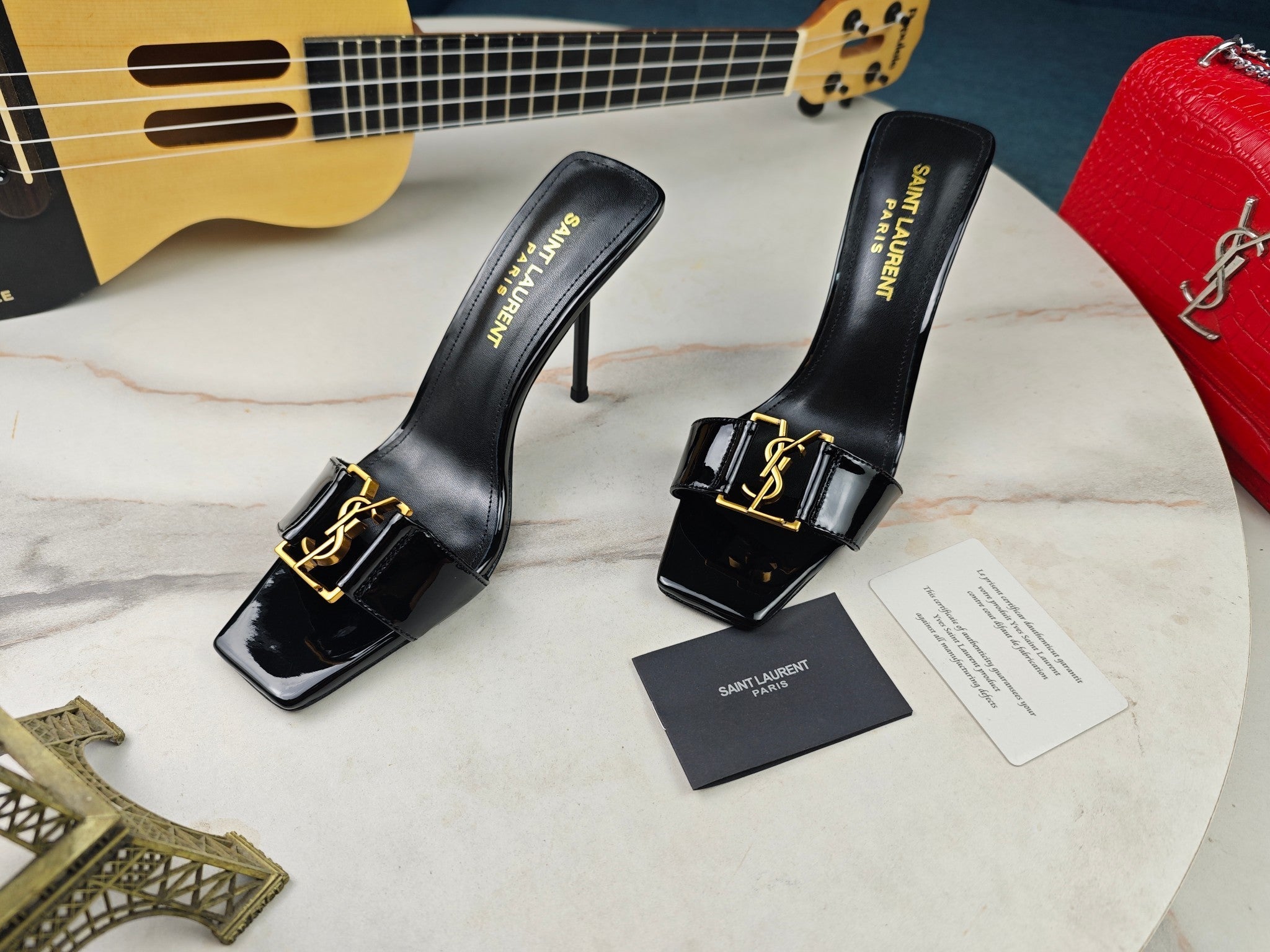 Tacones de cuero