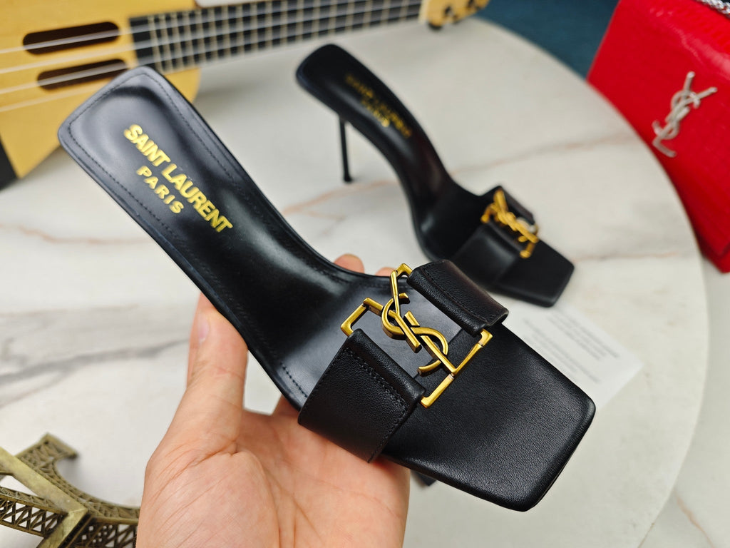 Tacones de cuero