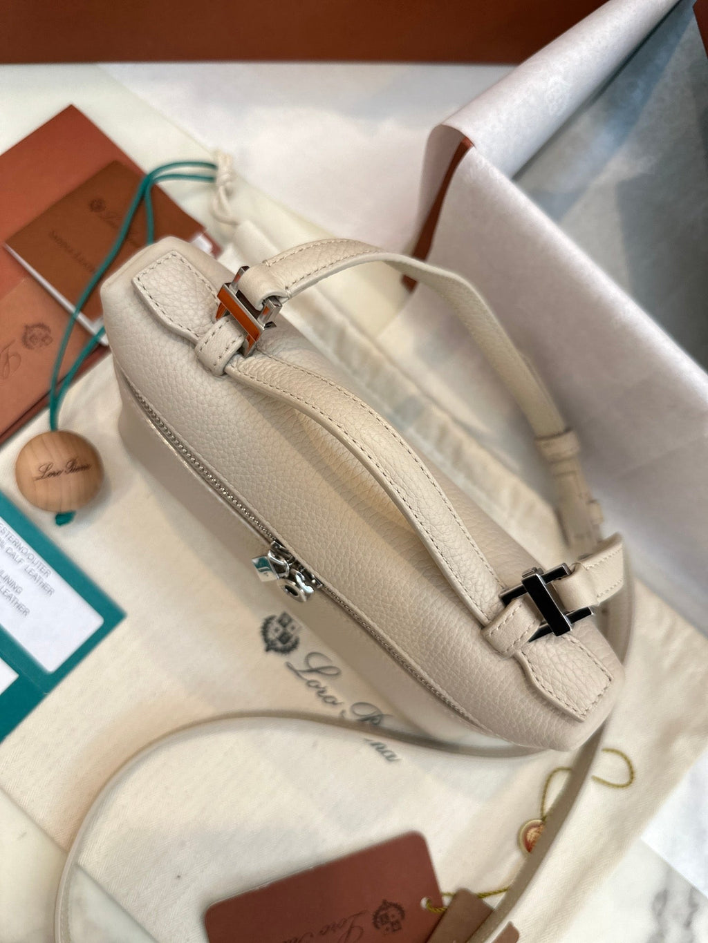 Saddle 19 Parrot Leather Bag