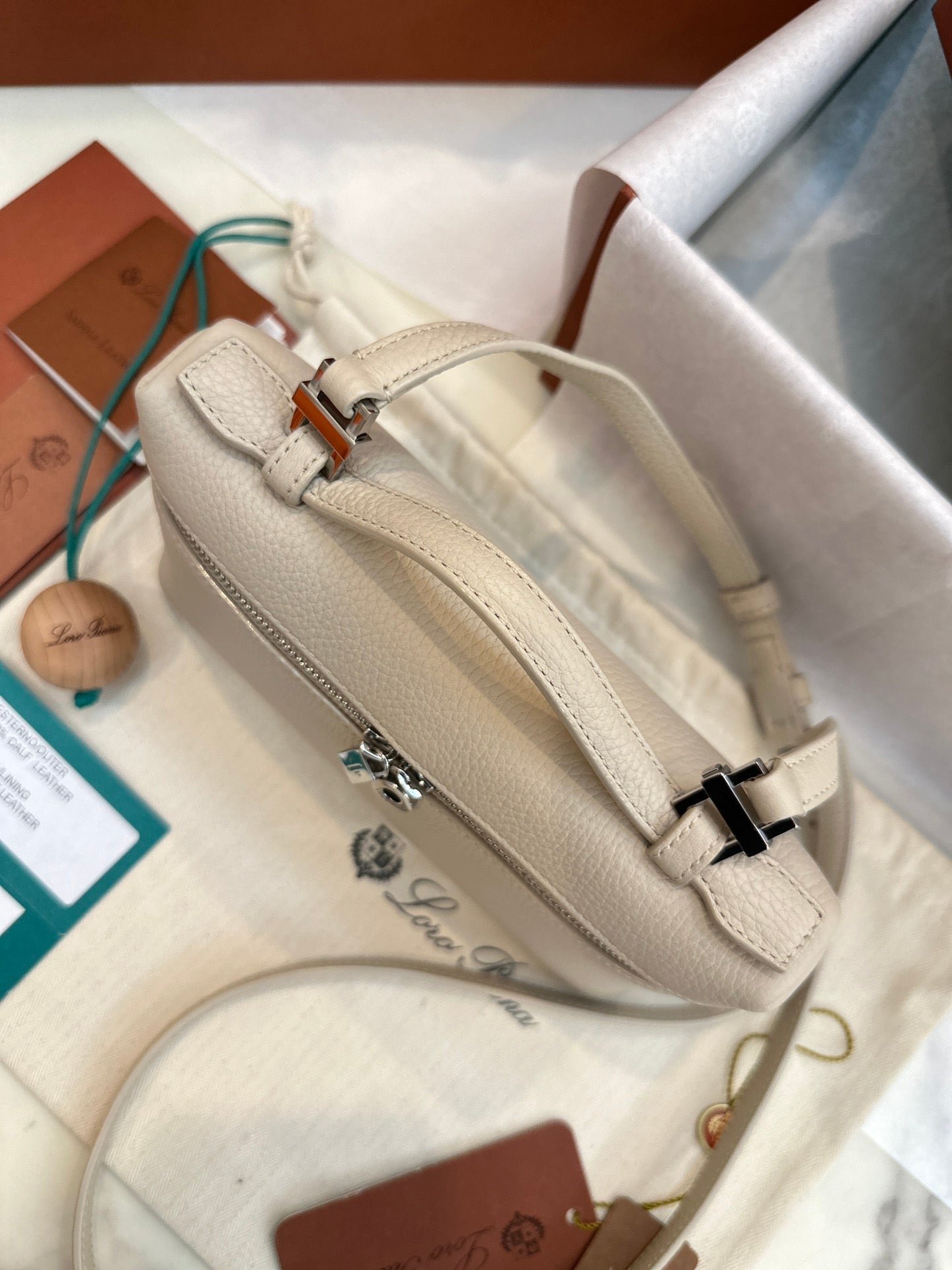 Saddle 19 Parrot Leather Bag